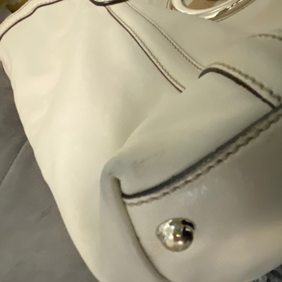 Gucci***Cream leather Authentic Gucci tote - Picture 6 of 12